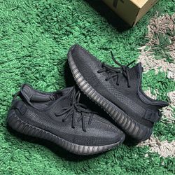 Onyx Yeezy 350
