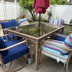 Hampton Bay Glass table with Chairs/Cushions