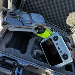 DJI Mavic 3 Pro Fly More Combo