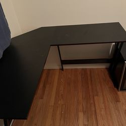 Black Carbon Fiber Desk