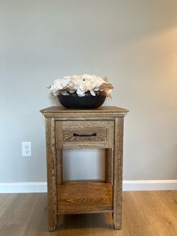 Pottery barn Hampton night stand bed side table