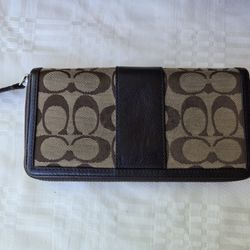 Coach Wallet  In Excellent Condition 