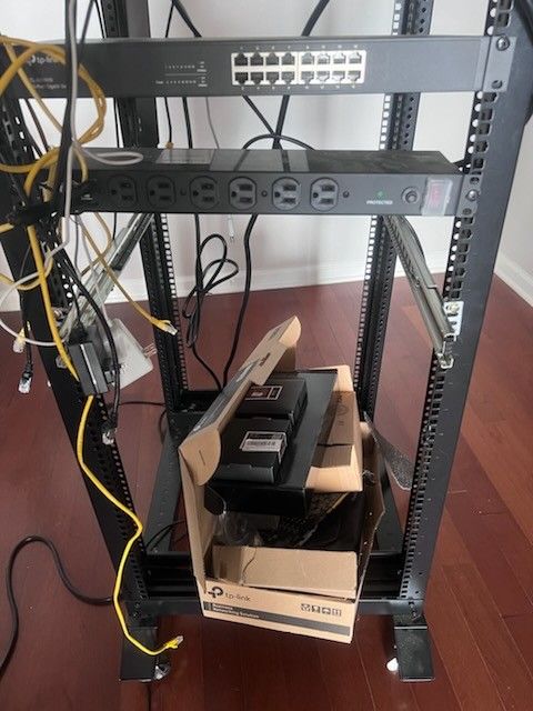 2x MikroTik R820 1 Ui AS-RM Router Boards + 10U Server Rack + 6-Outlet PDU