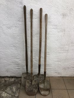 Lot of 4 Shovels 
