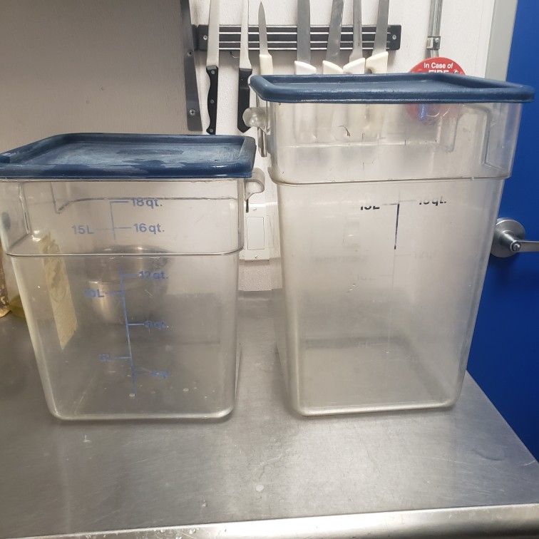 22 Quart And 18 Quart Storage Containers