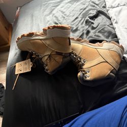 Womens Hiking Boots 7.5