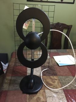 TV ANTENNA DIRECTIONAL 26” x 12”