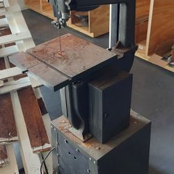 BANDSAW..Central MACHINERY Wood Working Bandsaw