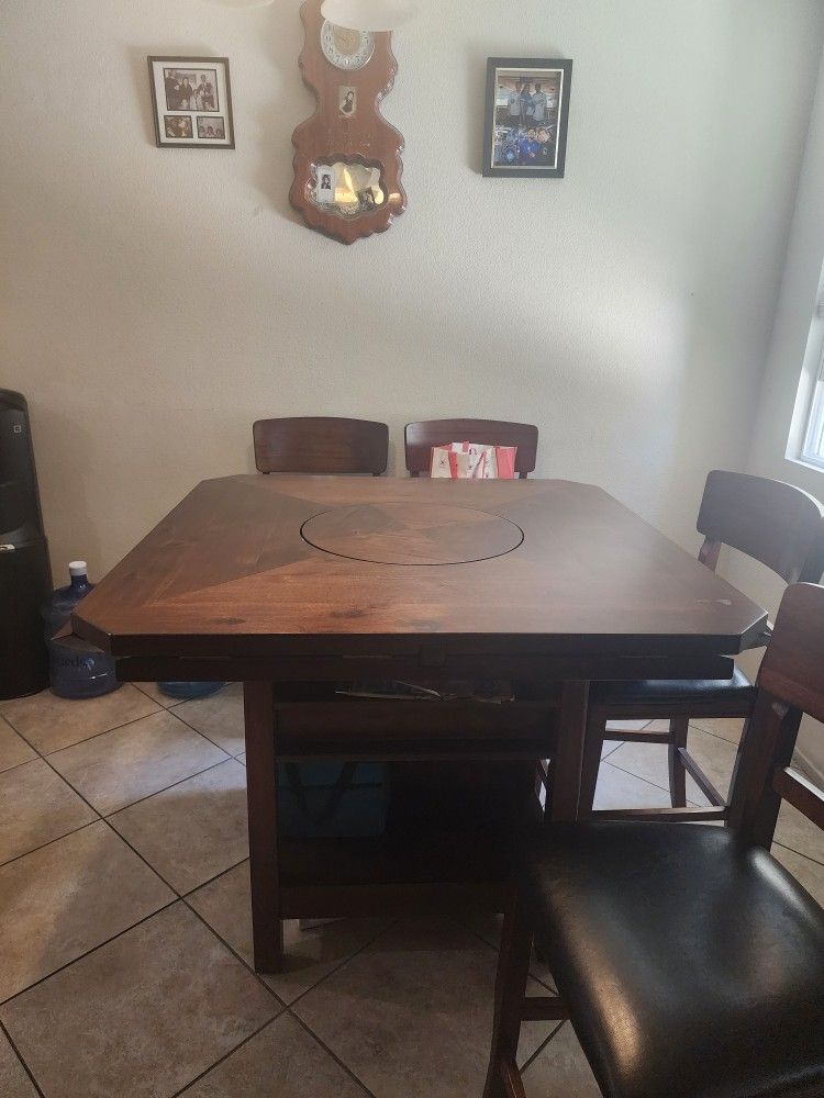 Kitchen Table And Chairs 