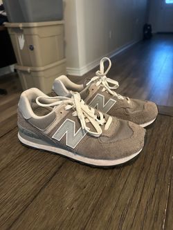Women’s New Balance 574 size 8.5