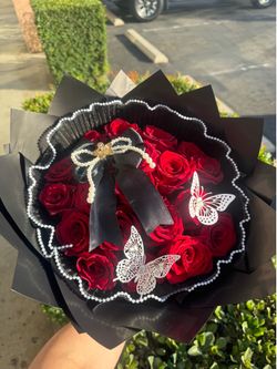 Ramo Buchon rose bouquet arreglo de Flores