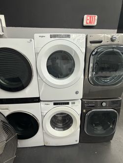 Whirlpool Washer and Dryer Set Stackable  “27 ( Lavadora y Secadora )