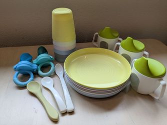 Plastic toddler dishes