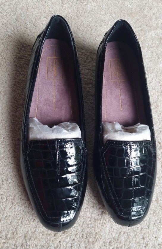 Clarks Women's Black Patent Leather Croc Print Loafers Slip-On Flats Size 11US