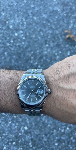 Gray sub watch