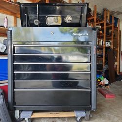 Black Snap-0n Roll And Go Tool Box