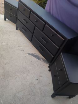 Dresser set