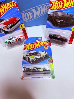Hot wheels 2 for 5 or 3 for 7 !! Pick up