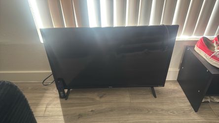 32-inch TCL Roku TV