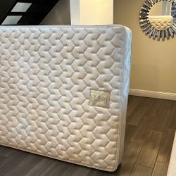 Free!!!! Queen size Mattress!!!! 