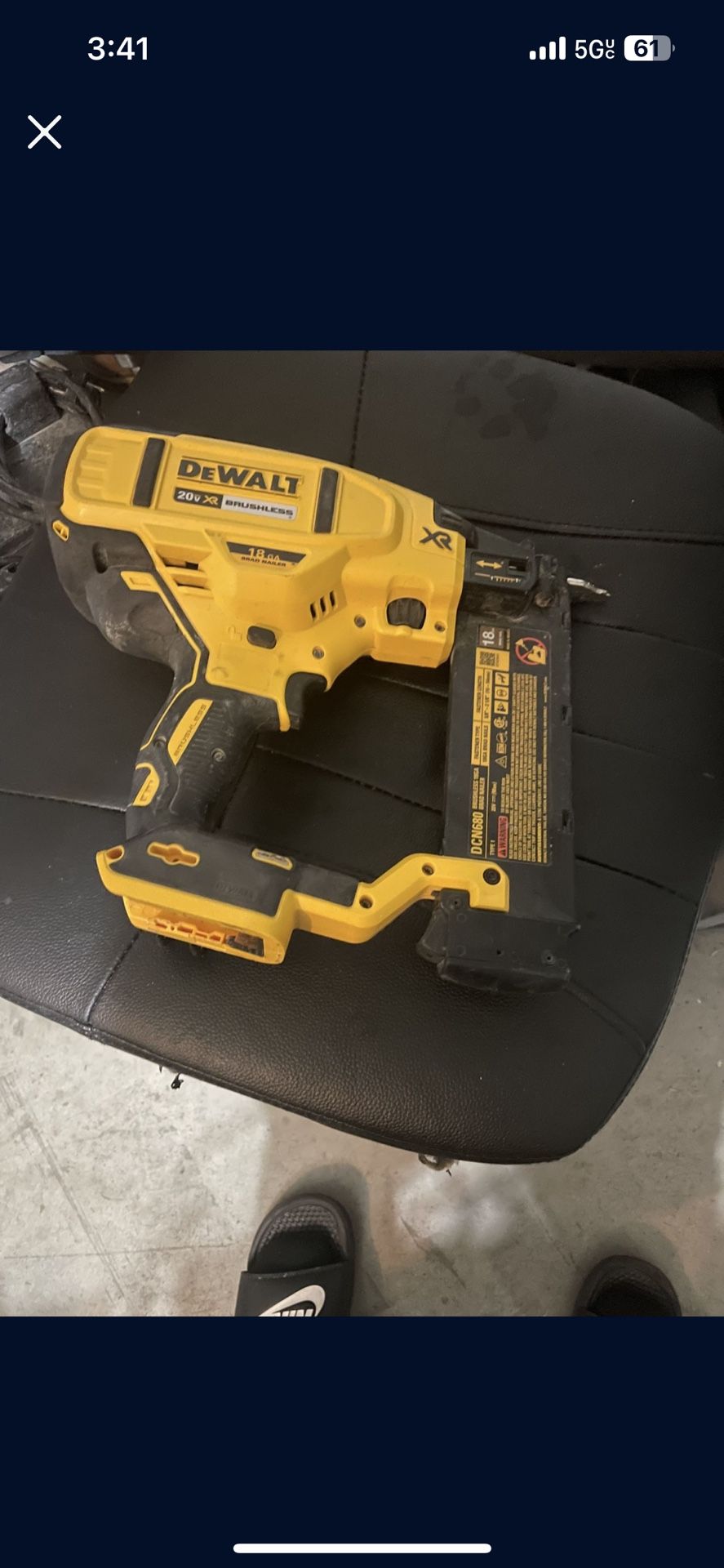 Dewalt 18 G Nail Gun With 2amp Battery