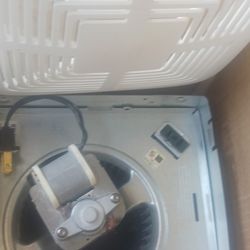 Broan  4-Sone 70-CFM White Bathroom Fan Model #771