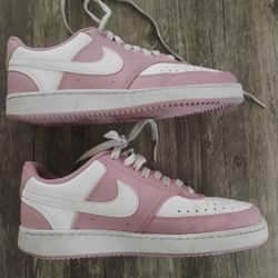 Womens Nike Size 8