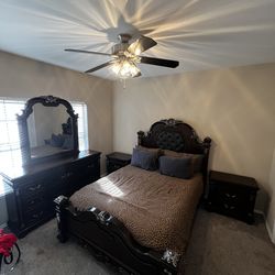 Queen Dark Wood Bedroom Set