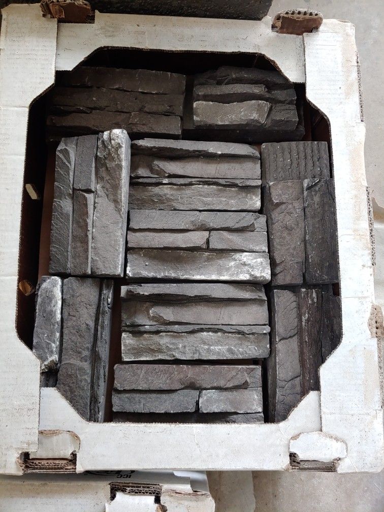 El Dorado Stone-Stacked Stone (Dark Rundle) for Sale in Seattle, WA ...