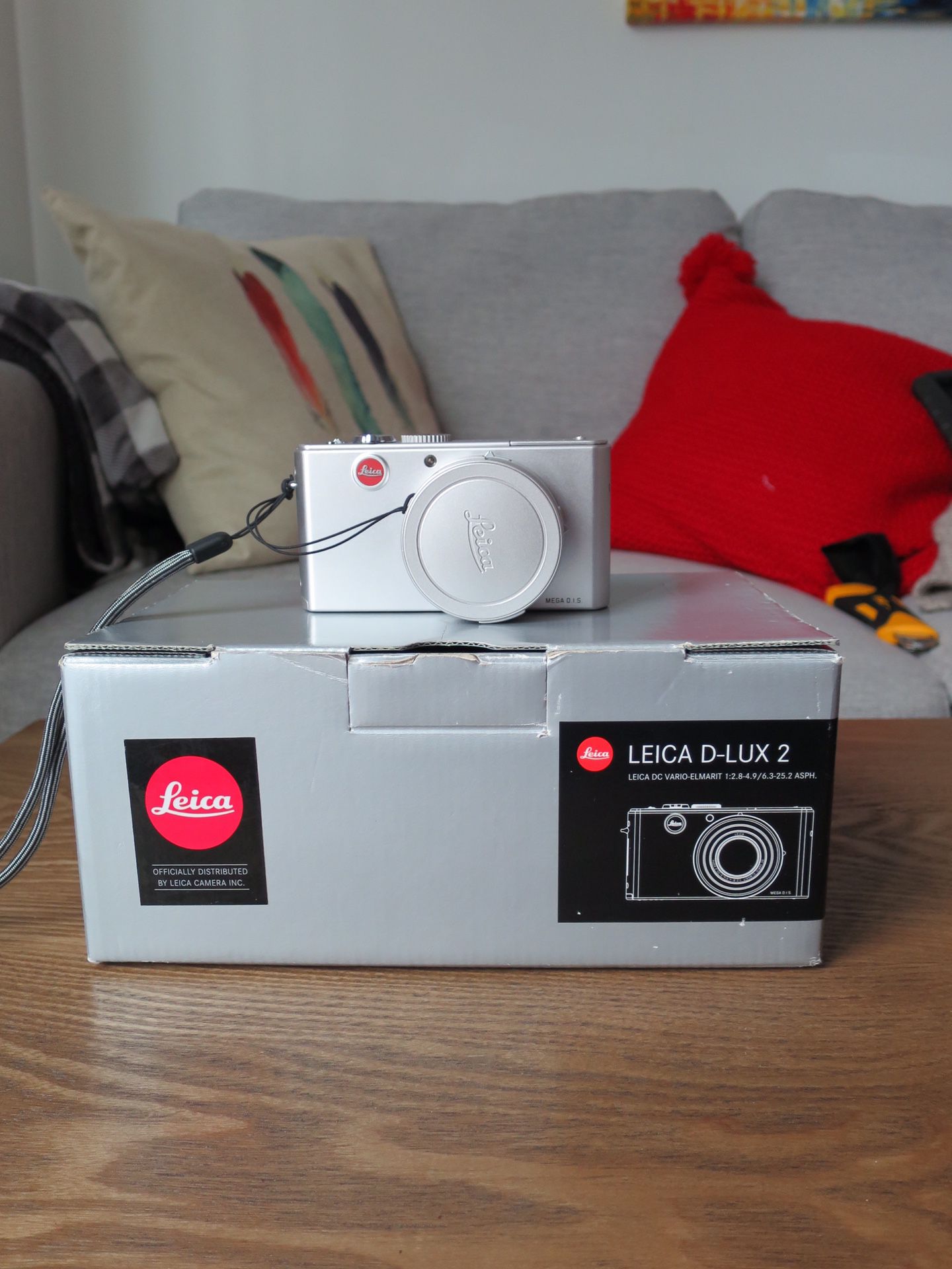 LEICA D-LUX 2 Digital Camera (Silver)