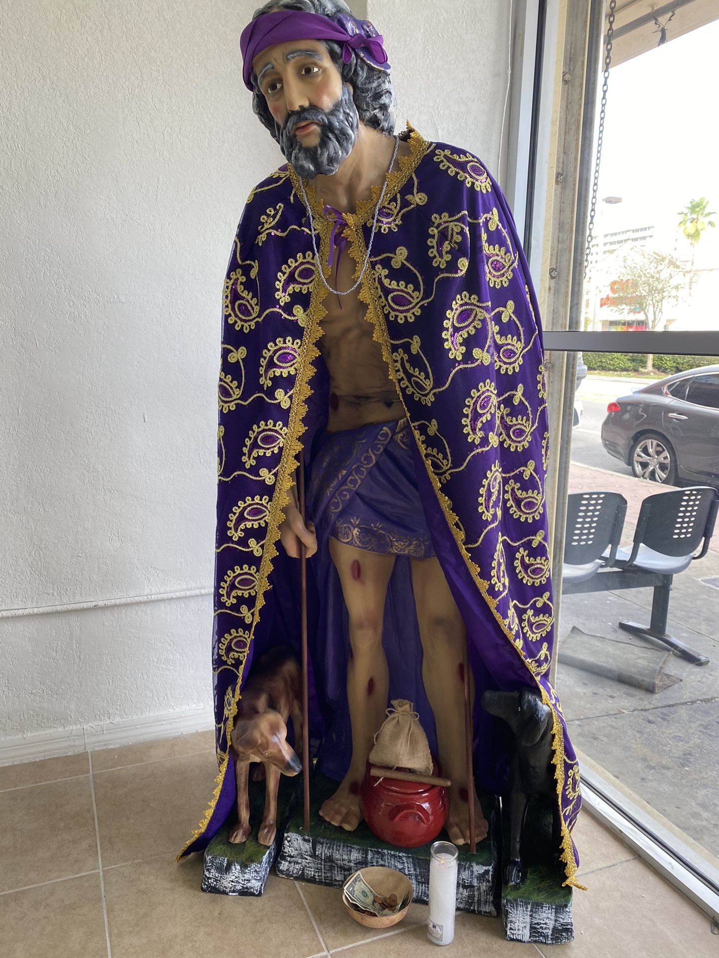 San Lázaro 6 ft tall