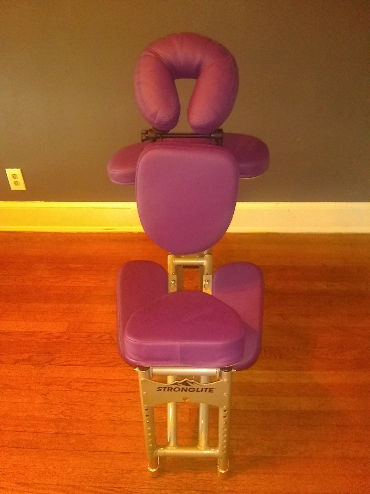 Stronglite Ergo Portable Massage Chair
