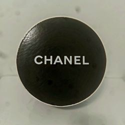Chanel White & Black Chic Round Mini Perfume Giftset Hat Box 8.25” X 4.25” Red