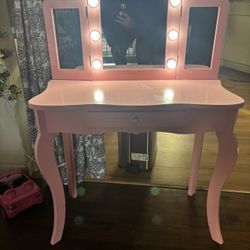 Vanity Makeup Desk