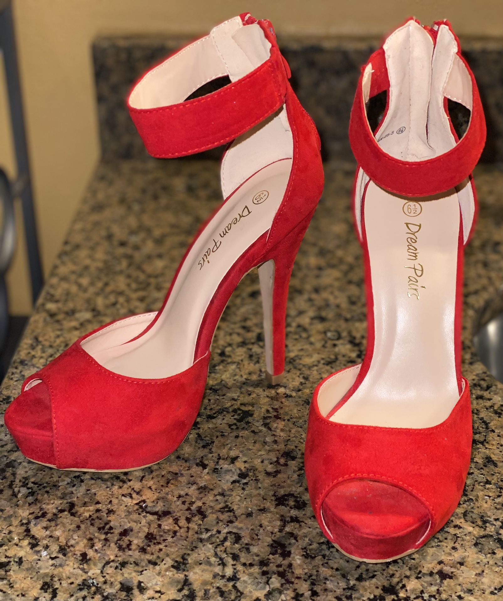 🔥Super Sexy Red Suede “Dream Pairs” Hi-Lo Platform Heels (size 6 1/2)🔥