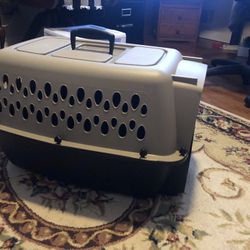 Pet Carrier / Kennel 