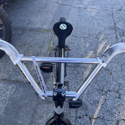 Throne 2wg Bars