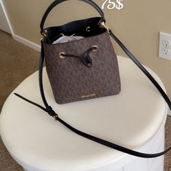 Medium, Black And Brown Signature Crossbody