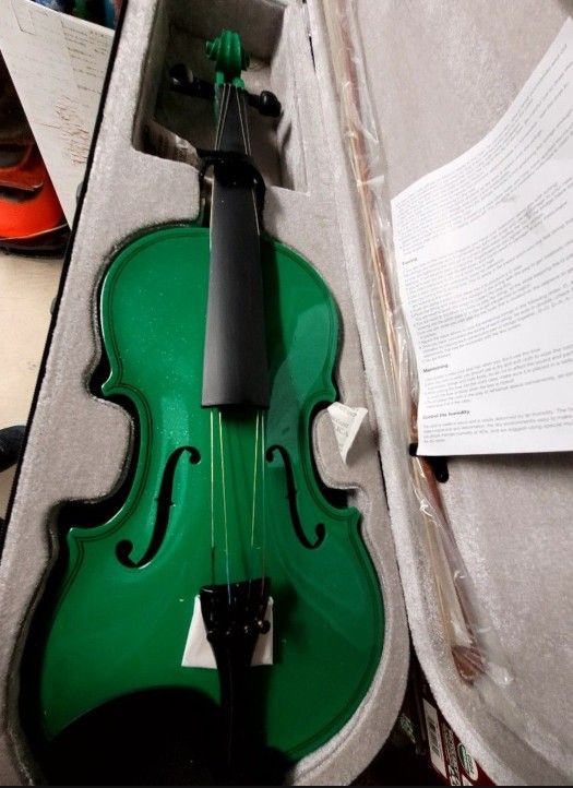 New!! 4/4 Violin. Green