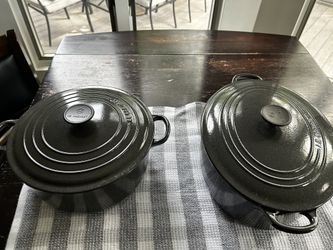 Le Creuset Cast Iron Dutch Oven Set – 26 cm & 31 cm – BRAND NEW/NEVER USED