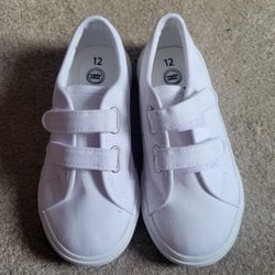 Girls White Shoe Size 12; New!