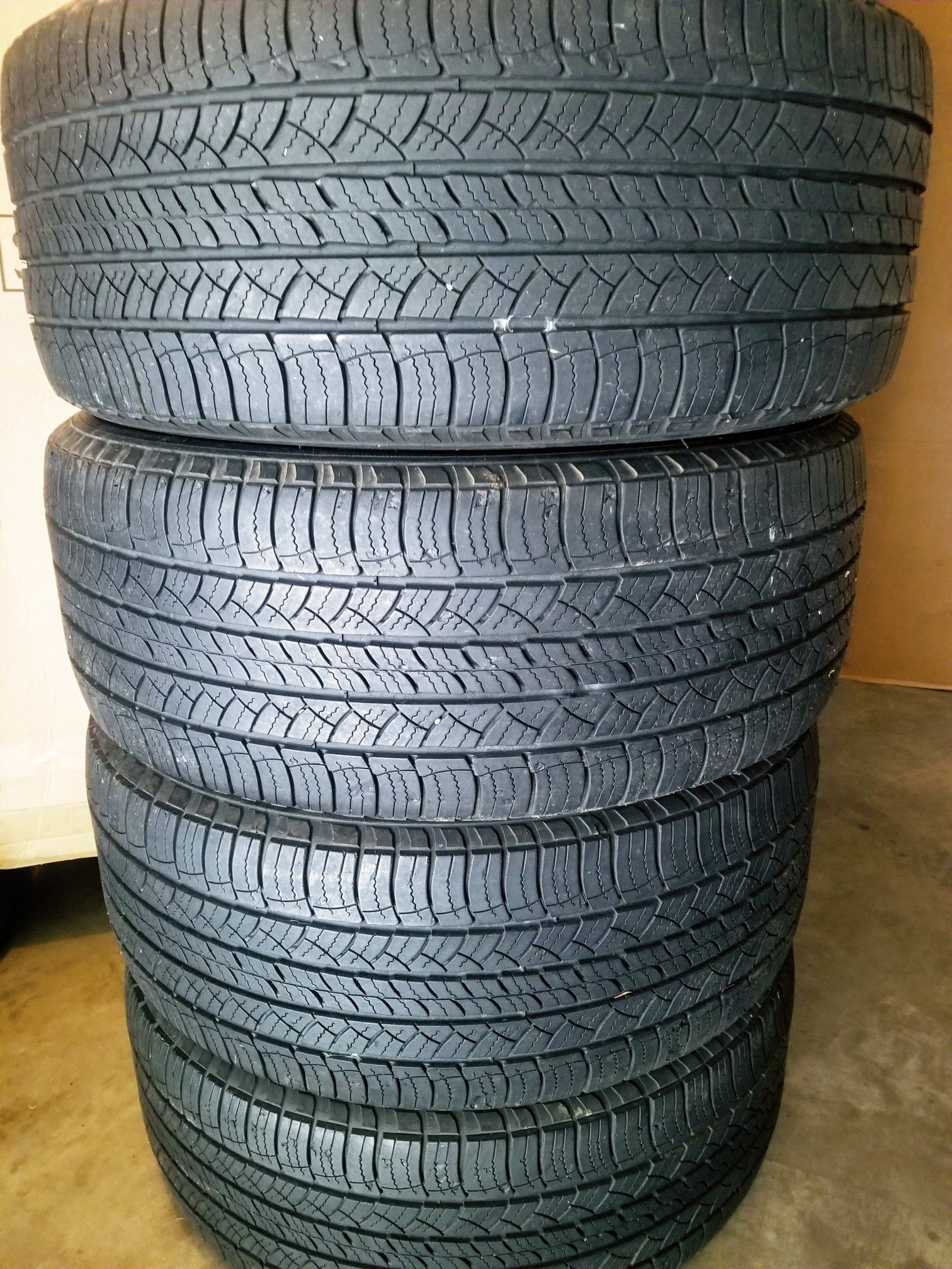 Michelin latitude 275/55 r18 for Sale in Bellevue, WA - OfferUp