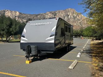 2020 Keystone Trailer – Great Condition – Ready to Camp!