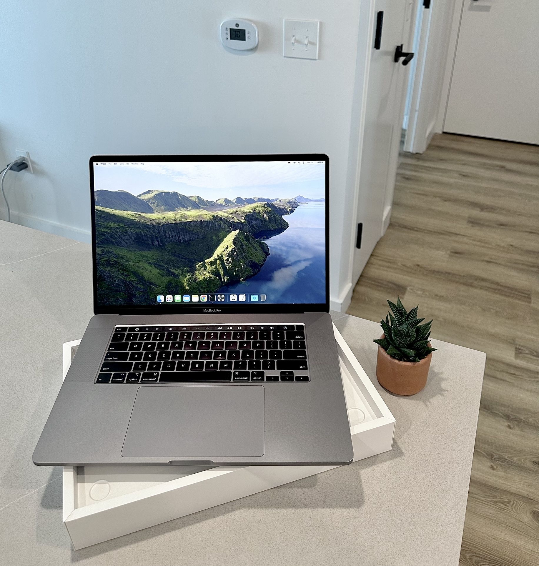 MacBook Pro 16” (2019) – Intel i9 / 32GB RAM / 1TB SSD – Excellent Condition