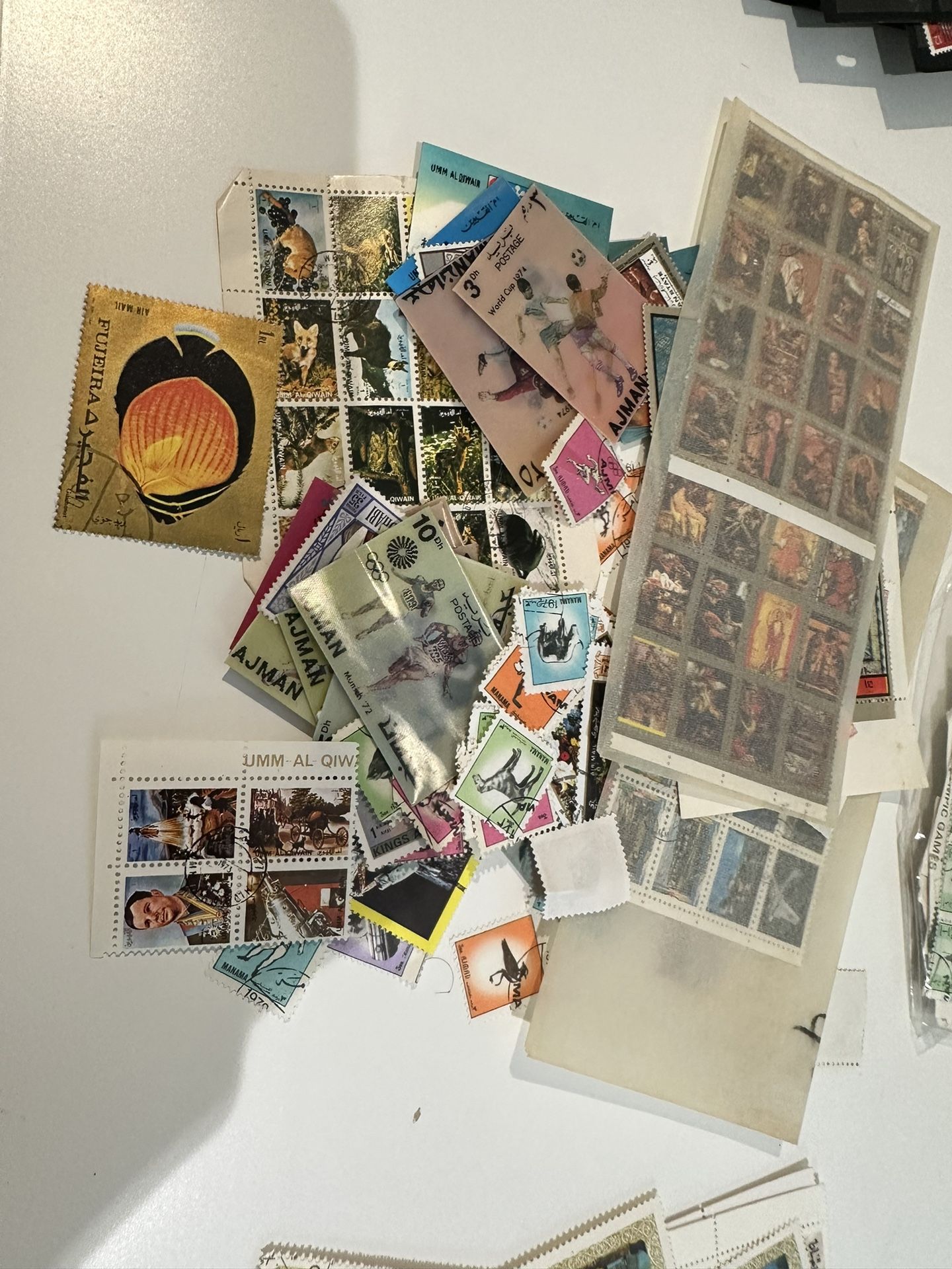 Big Lot Of Emirates And Arab States Stamps