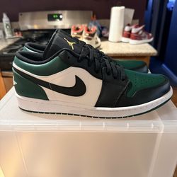 Jordan 1s Low “Green Toe”