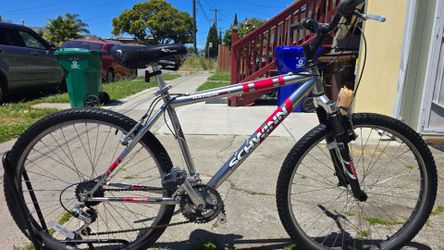 Schwinn Mountain Bike Medium Size