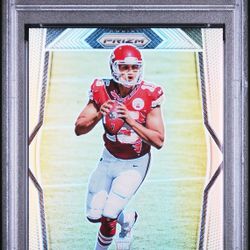 2017 Prizm Patrick Mahomes II #269 PSA 9 (MC) Kansas City Chiefs