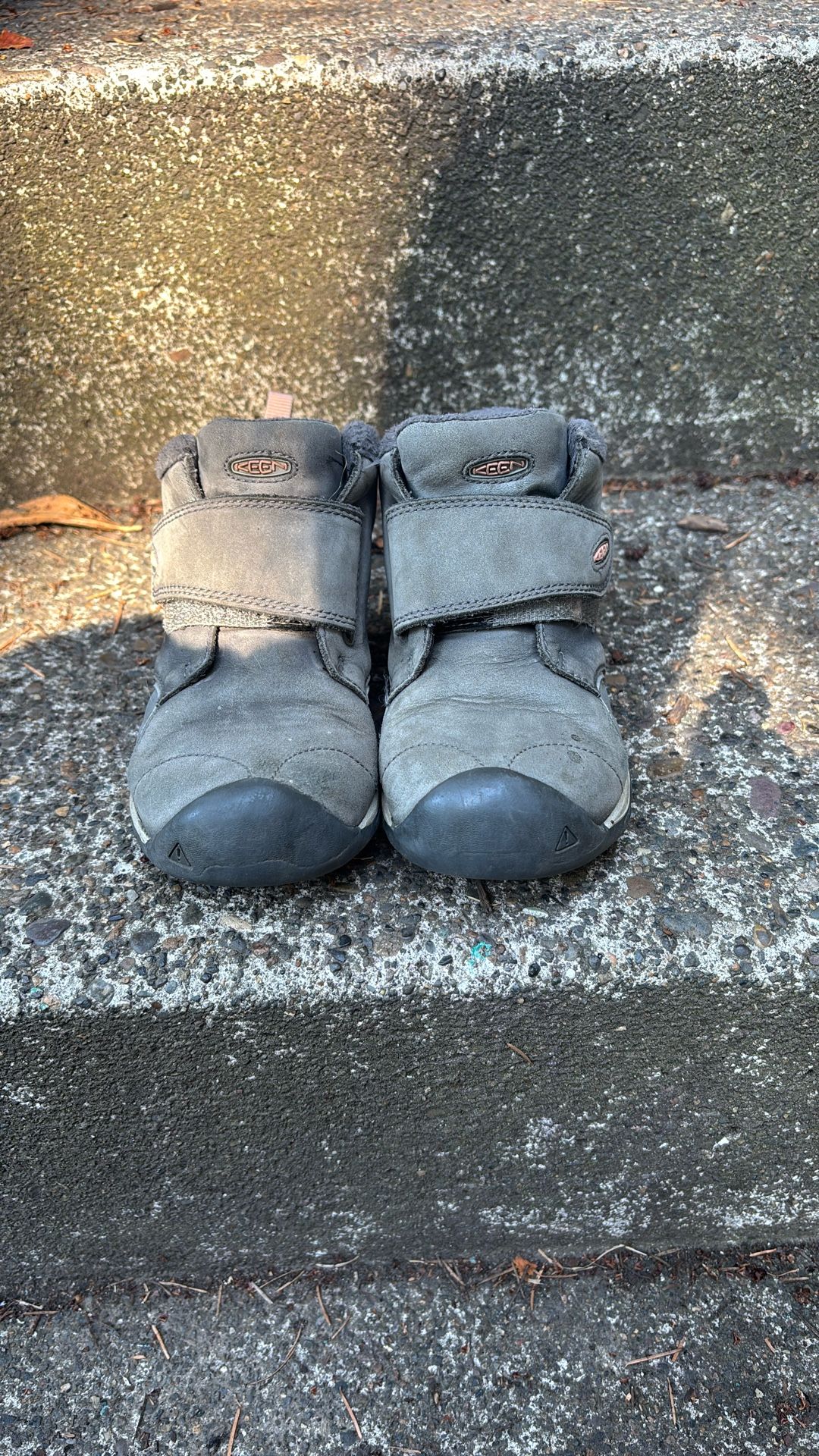 Keen Boots Girls Size 11