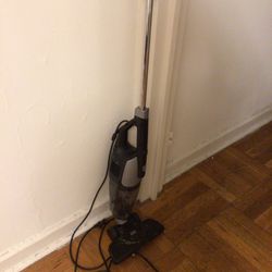 Sell a Vacuum Cleaner At Low Price